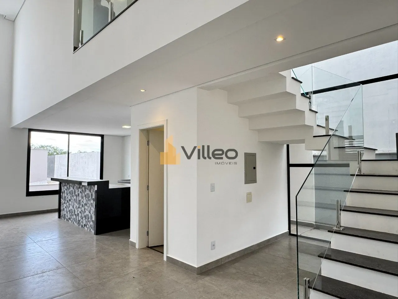 Imagem Descubra uma residência que redefine o conceito de morar bem. Esta casa térrea de 206 m², localiz...
