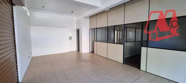 Imagem Na Cavalhada, loja de 90m².