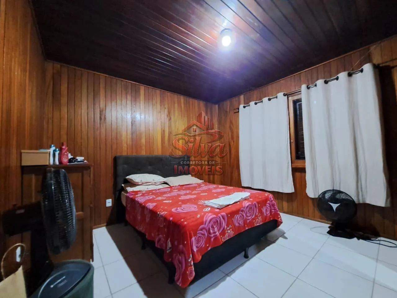 Imagem Casa 3 dormitórios com anexo a 180m do mar