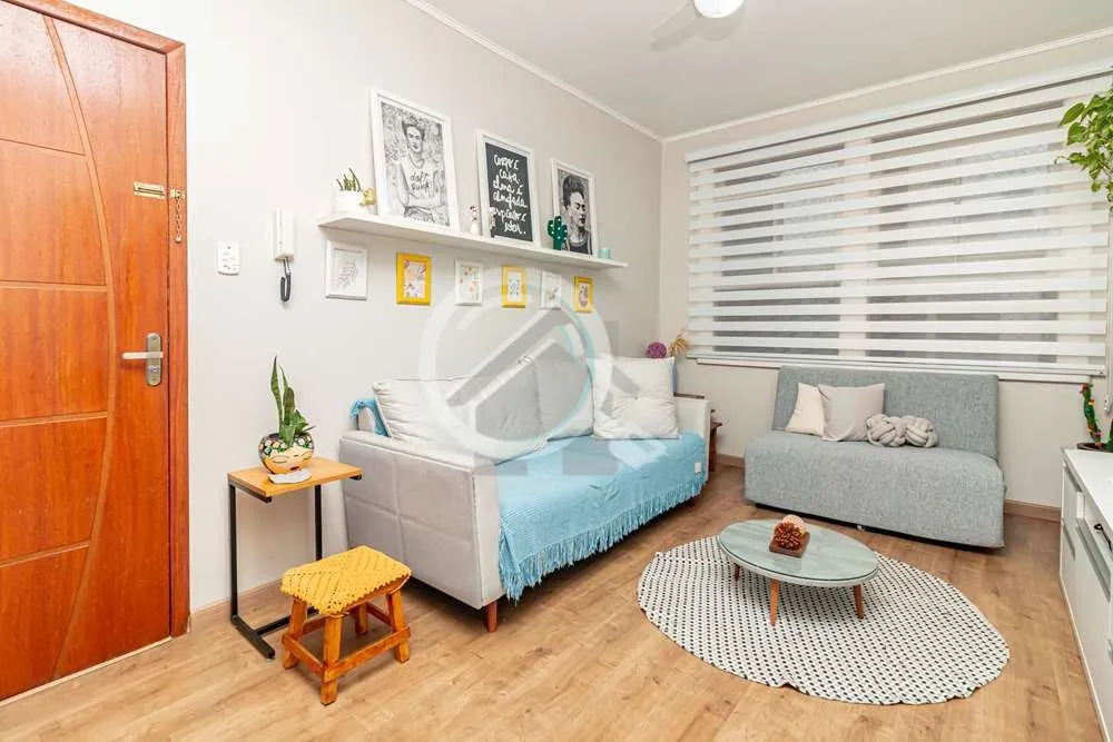 Imagem Descubra o charme deste apartamento totalmente reformulado, localizado no vibrante bairro de Petróp...