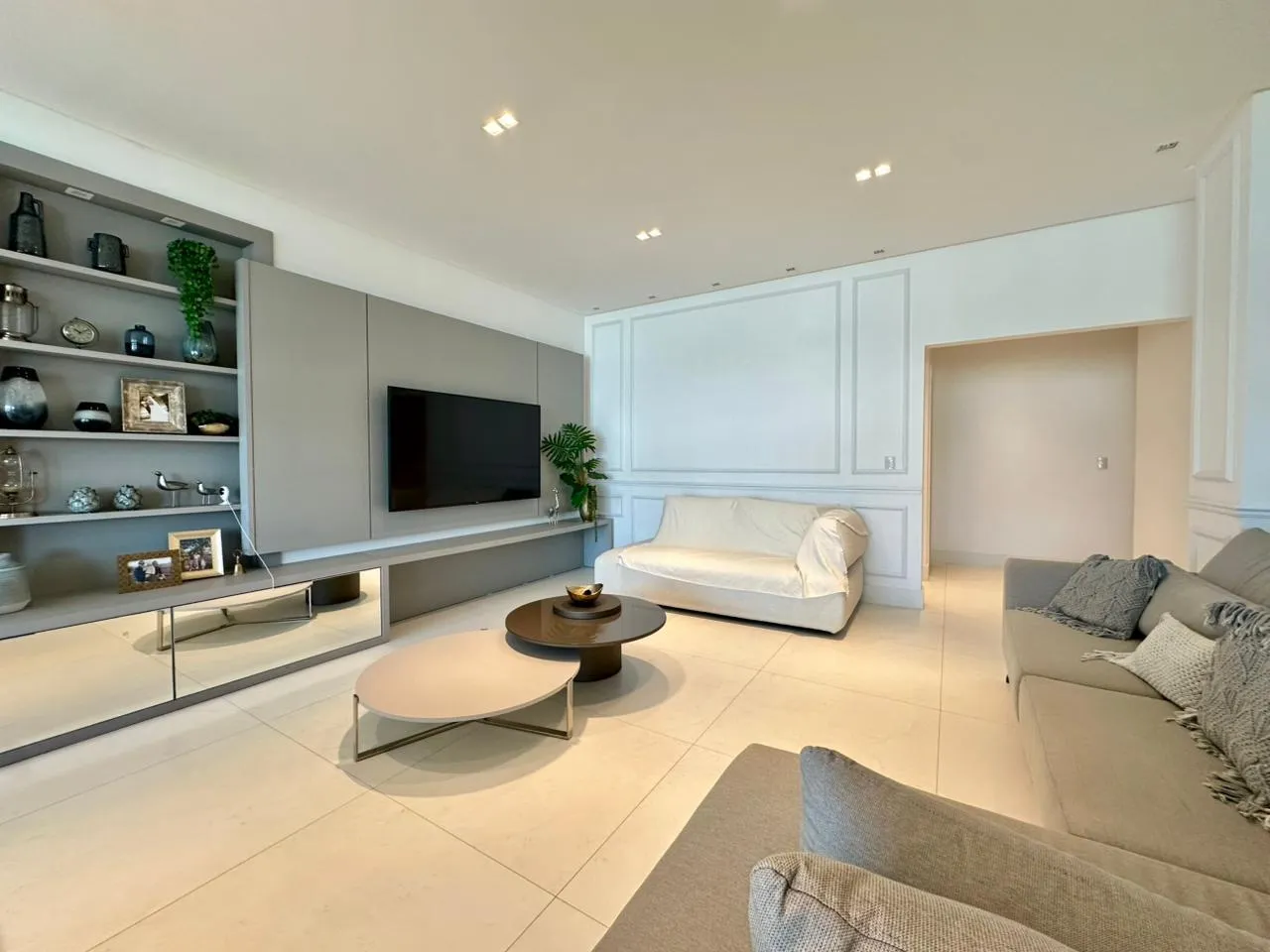 Imagem Apartamento com vista para o mar à venda com 190m2 por R$ 4.500.000,00