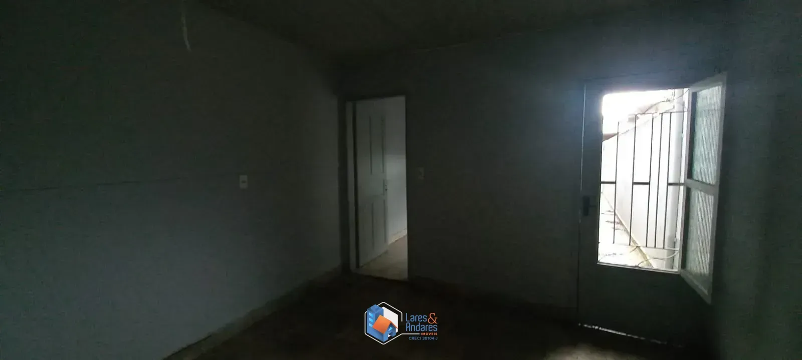 Imagem Casa à venda com terreno grande (serve tanto como residencial quanto comercial), Vila Constança, São Paulo, SP