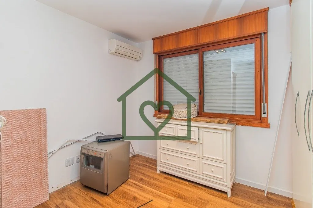 Imagem Apartamento de 3 dormitórios transformado em 2 suítes + closet com possibilidade de reversão - To...