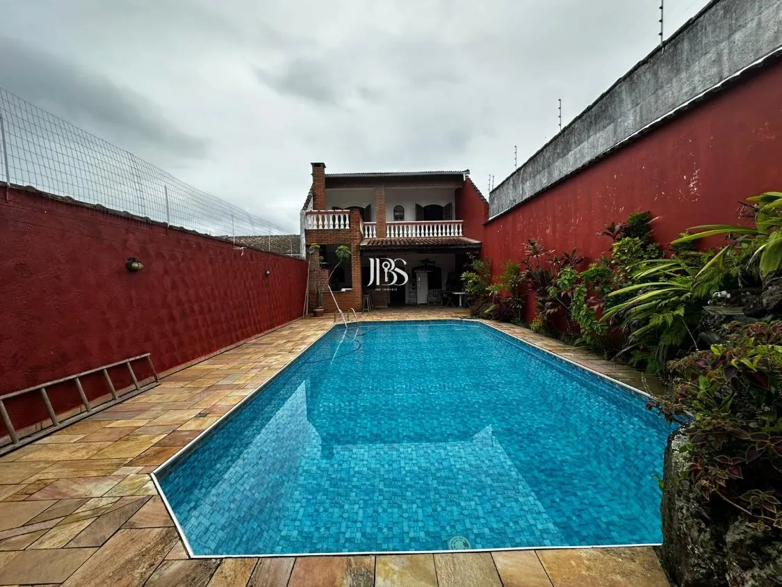 Foto do imóvel CASA TÉRREA COM PISCINA E EDÍCULA ASSOBRADADA A 100 METROS DA PRAIA SUARÃO ITANHAÉM