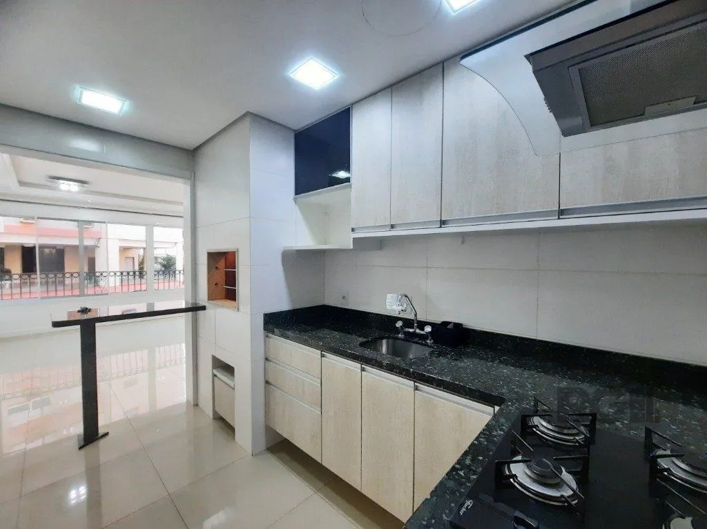 Imagem Vende-se apartamento impecável 2 quartos com suíte, 2 vagas cobertas, próximo da PUCRS - 80m² - Jardim Botânico