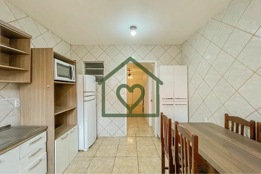 Imagem Casa em condomínio semimobiliada, com 85m² privativos, que combina de forma harmoniosa conforto, f...