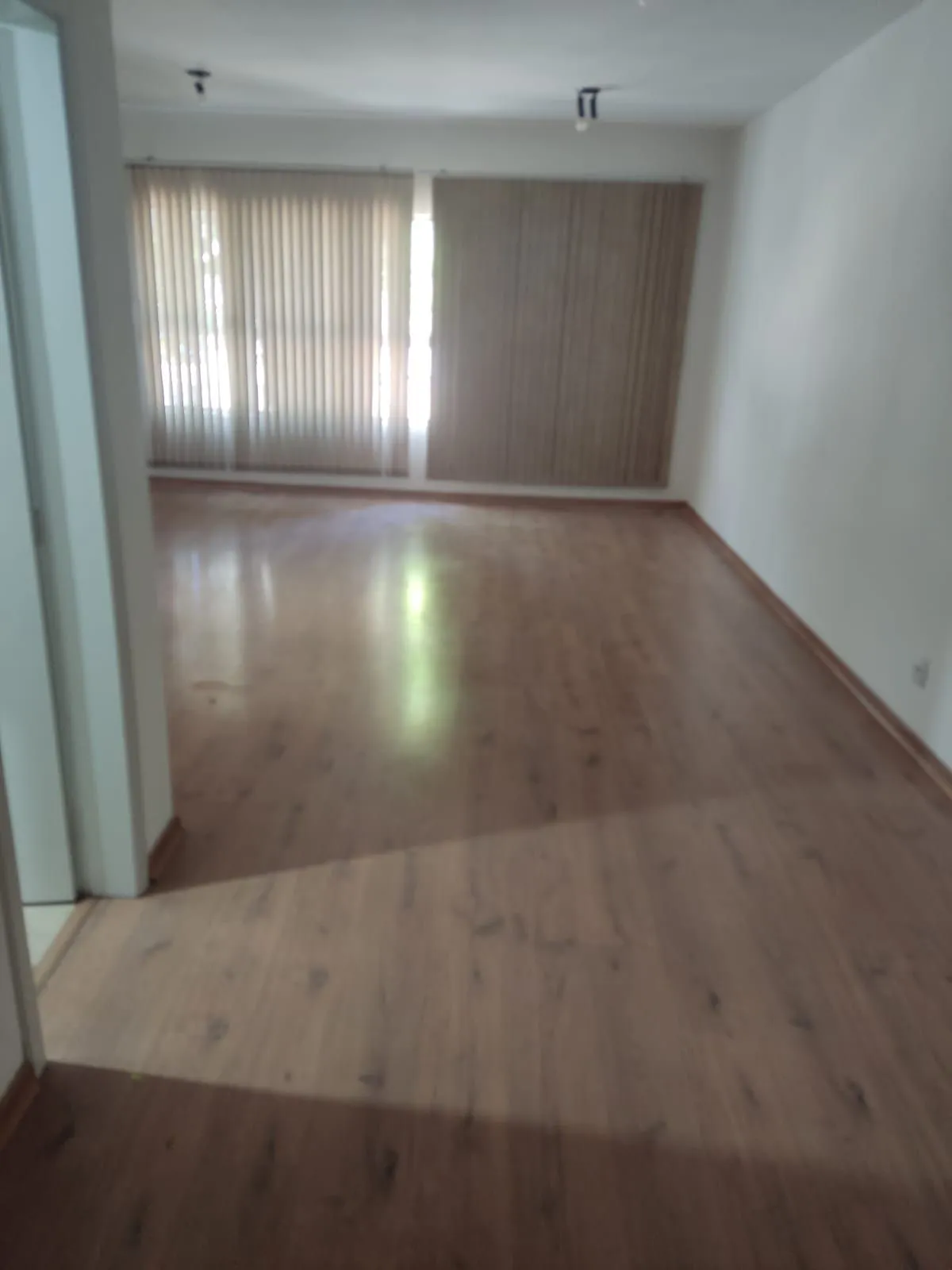 Imagem MÁFFER IMÓVEIS ALUGA - SALA COMERCIAL NA PERNAMBUCO | FLORESTA