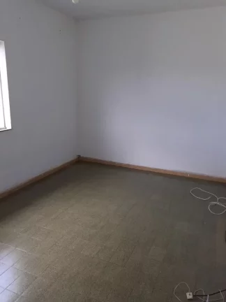 Imagem Casa linear composta de 2 quartos sendo uma suíte sala ampla 3 vagas de garagem em bairro residencial a 5 minutos do centro de Guarapari