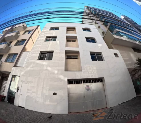 Imagem Apartamento Aconchegante de 2 Quartos na Segunda Quadra do Mar