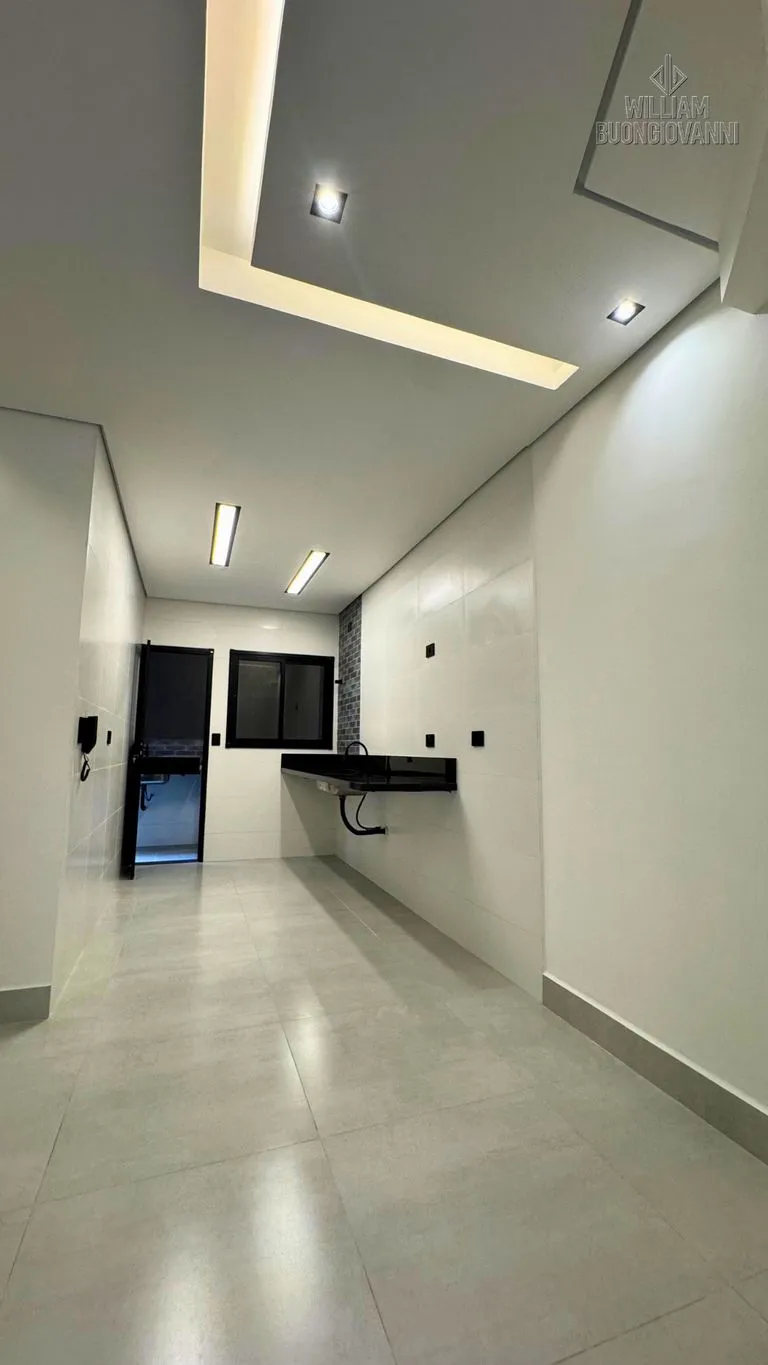 Imagem Casa Térrea 2 Dormitórios com Quintal - 57m²