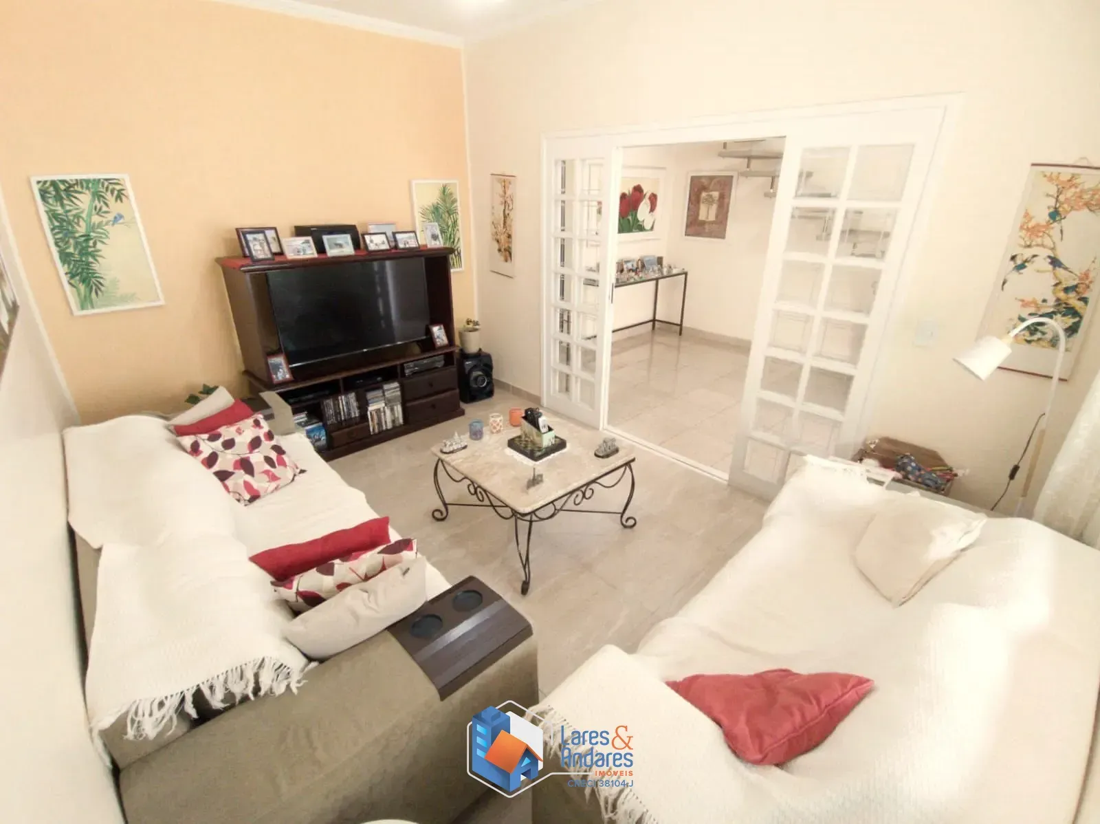 Imagem SOBRADO À VENDA, COM 300M² SENDO 3 PAVIMENTOS EM RUA EM SAÍDA COM AMPLA ÁREA GOURMET 3 DORMS SENDO 2 SUÍTES - OPORTUNIDADE - LAUZANE PAULISTA