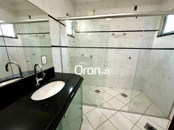 Imagem Sobrado à venda, 540 m² por R$ 2.399.000,00 - Setor Central - Senador Canedo/GO