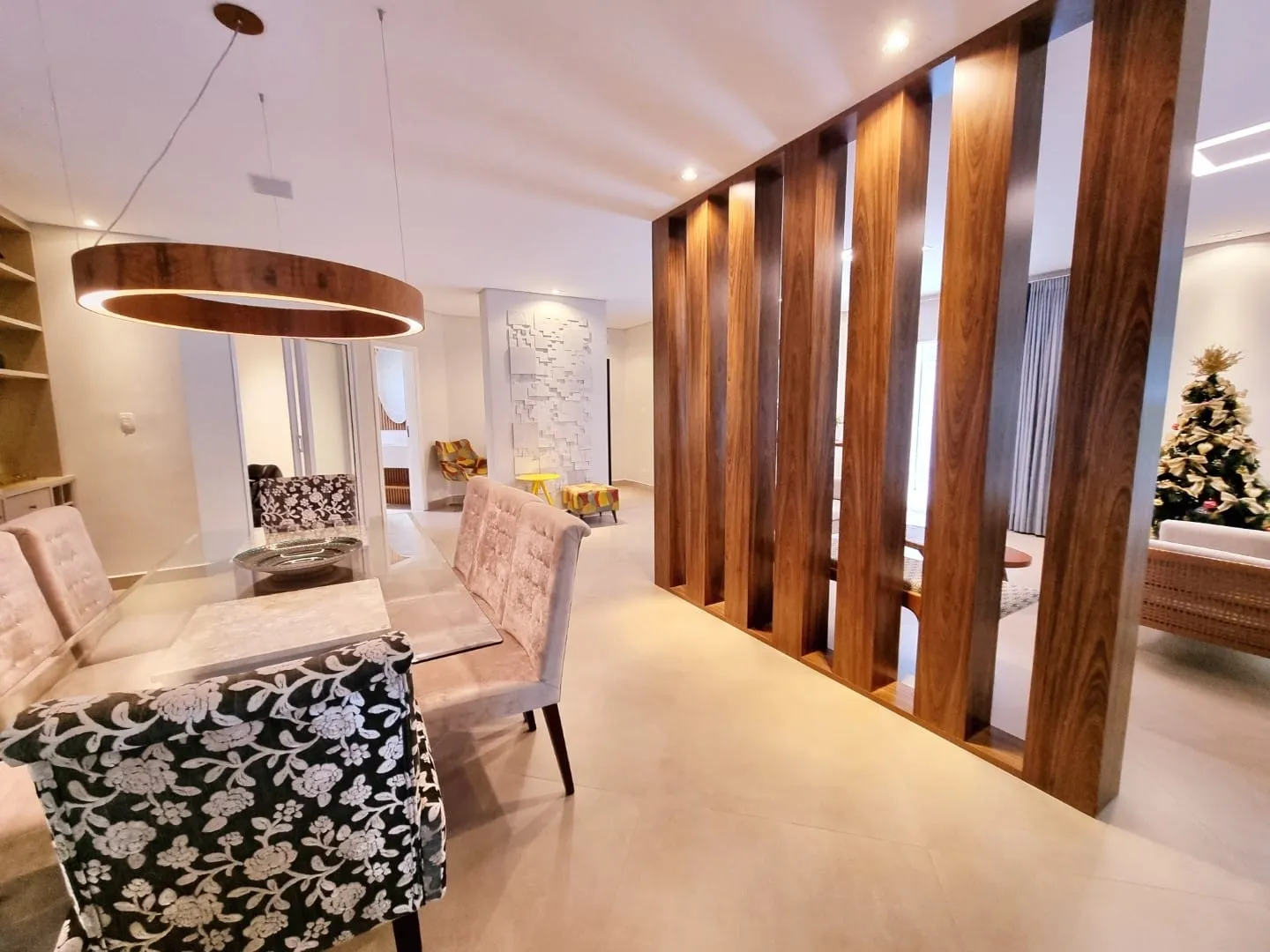 Imagem Casa à venda 4 Quartos, 3 Suites, 2 Vagas, 1400M², Socorro, Pindamonhangaba - SP | COLONIAL VILLAGE