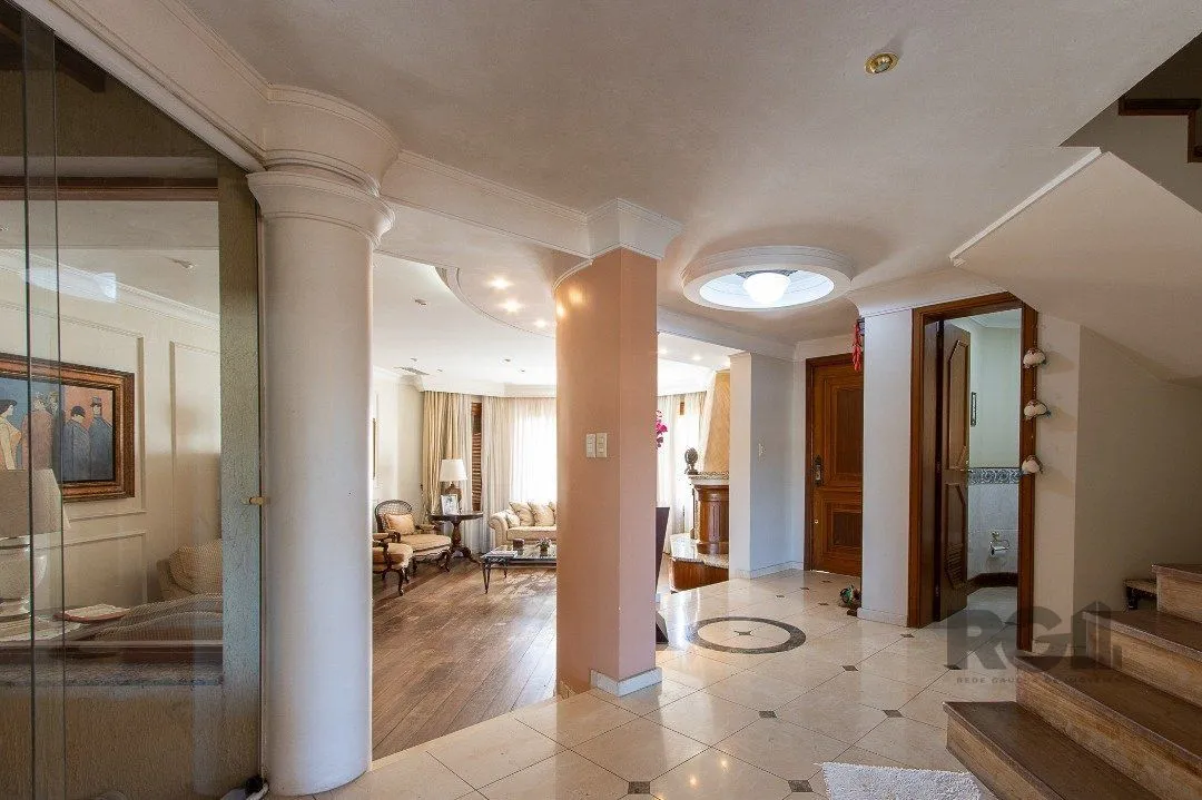 Imagem Casa para Venda - 450m², 4 dormitórios, sendo 4 suites, 5 vagas - Vila Assunção
