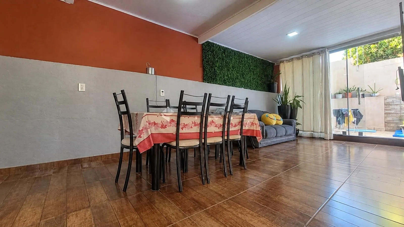 Imagem Casa 3 quartos, 2 banheiros ,sendo 1 suíte BAIRRO IKARAI - VÁRZEA GRANDE/MT