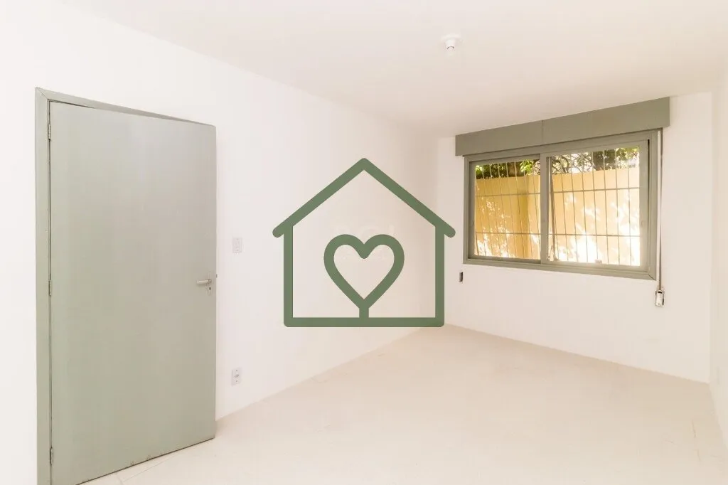 Imagem Apartamento localizado no bairro Jardim Carvalho, com 228m² no térreo. Imóvel com 03 dormitórios...