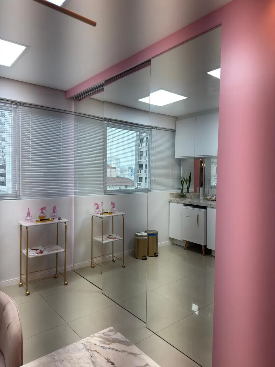 Imagem MÁFFER IMÓVEIS ALUGA Excelente conjunto comercial no bairro Santana Av. Princesa Isabel, 636 - Porto Alegre/RS