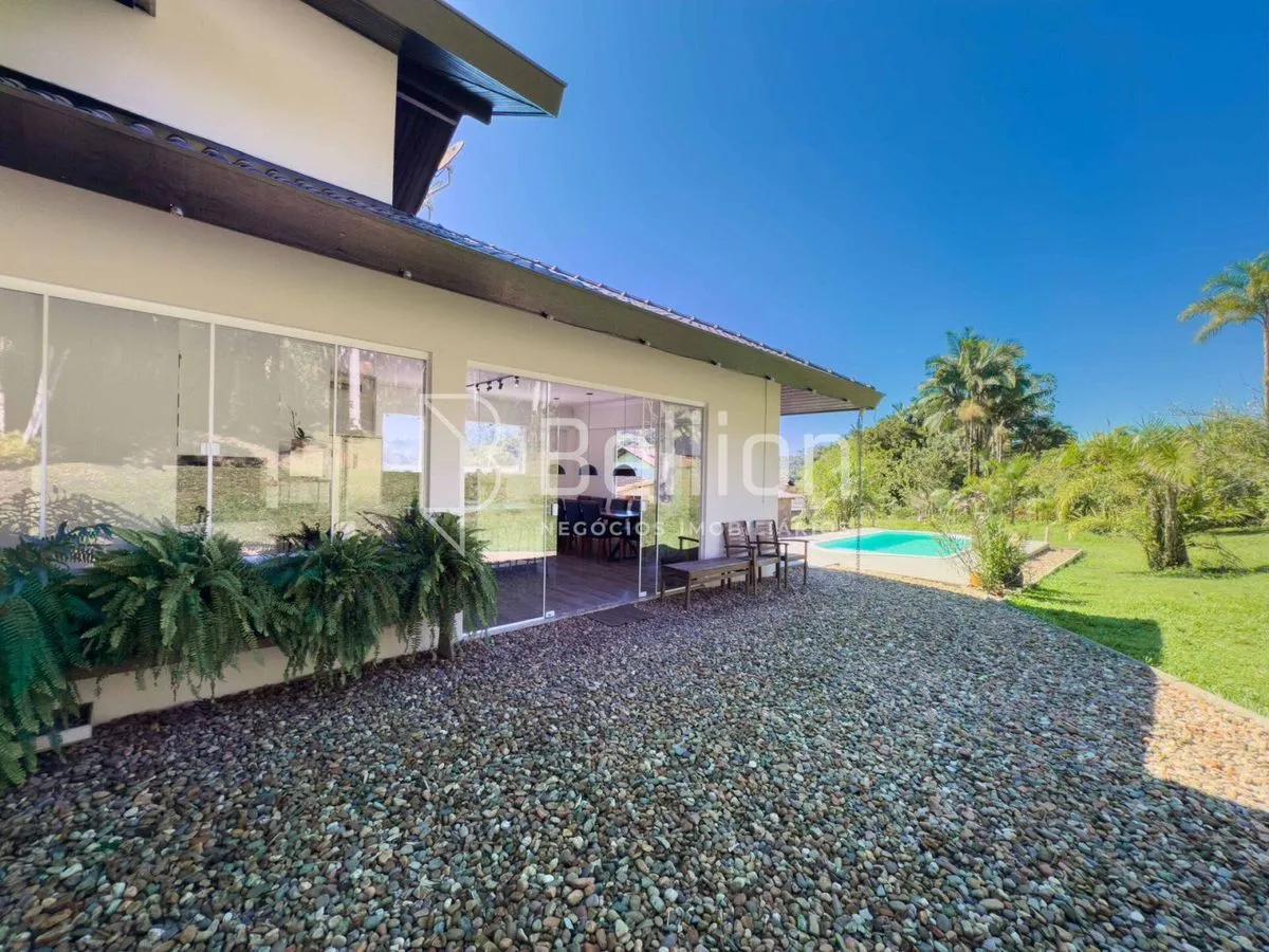 Imagem Casa com 2 lagoas, água corrente e piscina, um verdadeiro paraíso!
