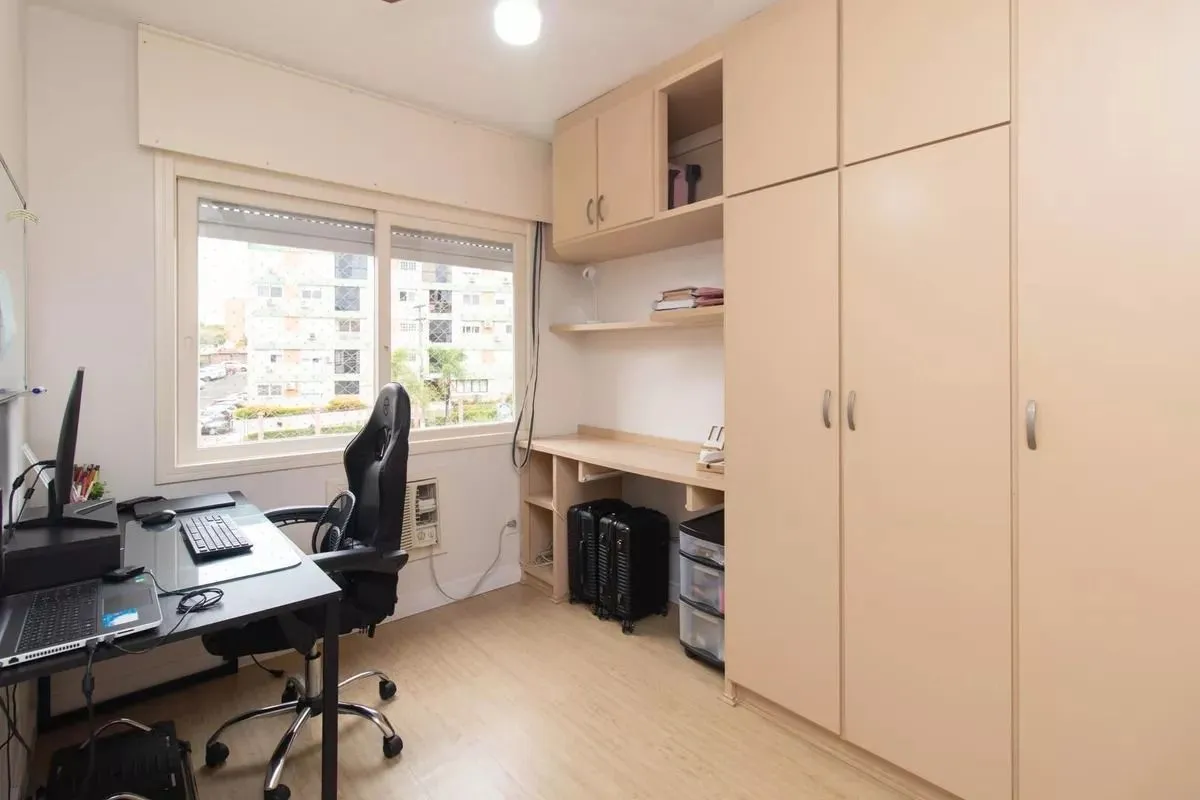 Imagem Apartamento com 03 dormitorios e vaga de garagem na Cavalhada -Porto Alegre/RS