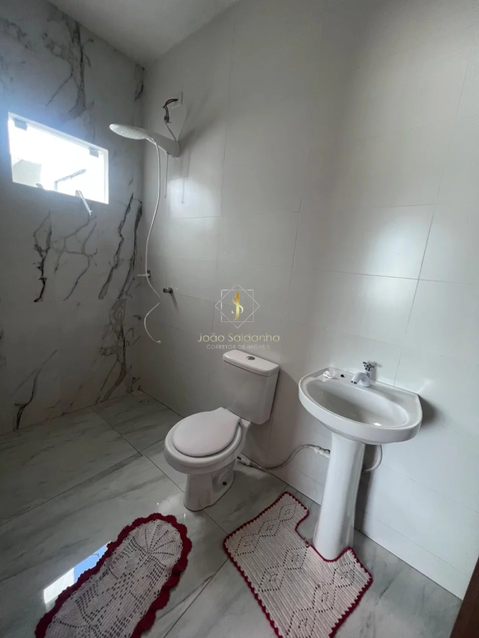 Imagem Sobrado com Piscina para locação diária para 12 pessoas.