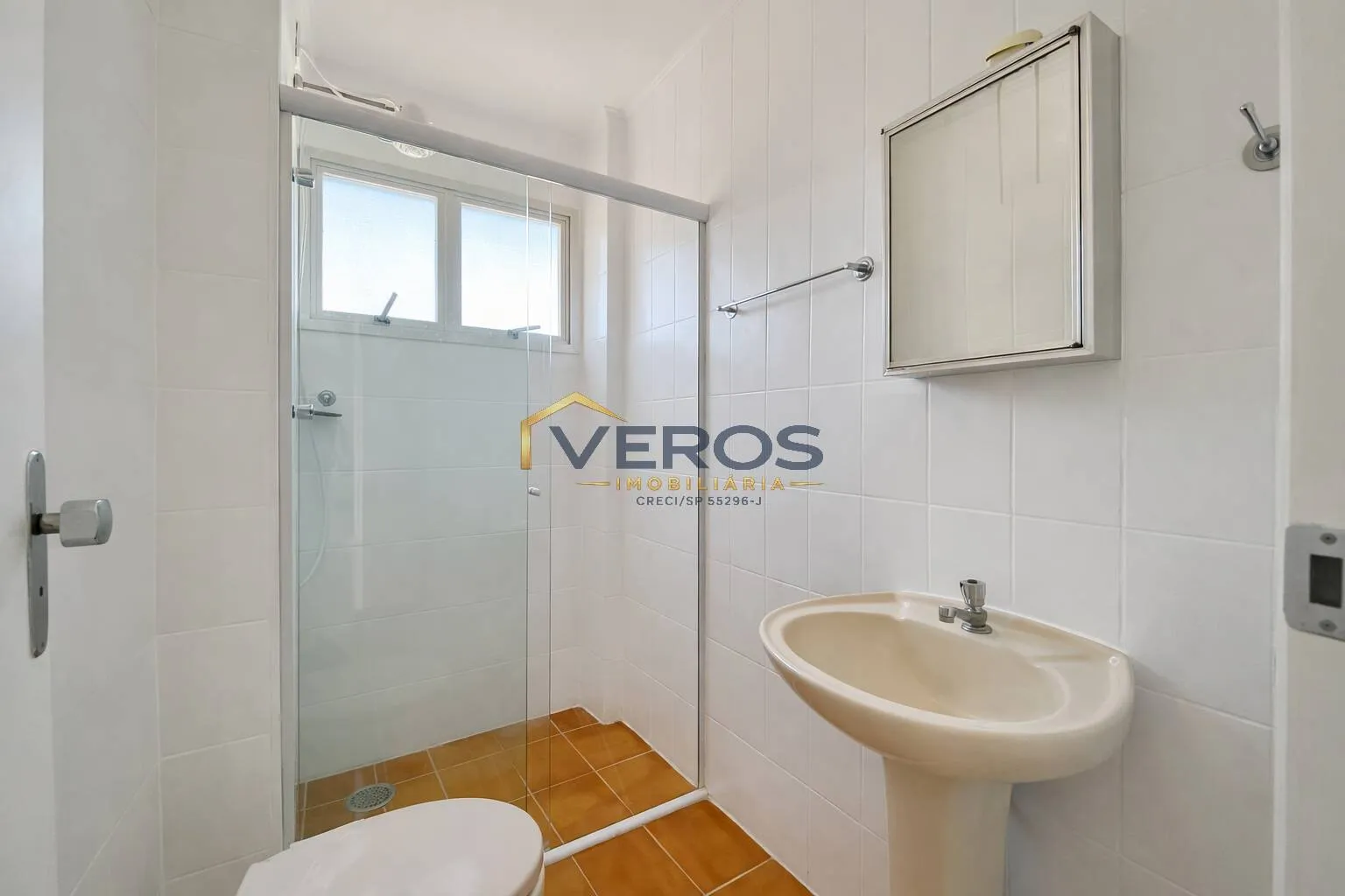 Imagem Apartamento a venda com 2 quartos a 500m da praia Martim de Sá em Caragua