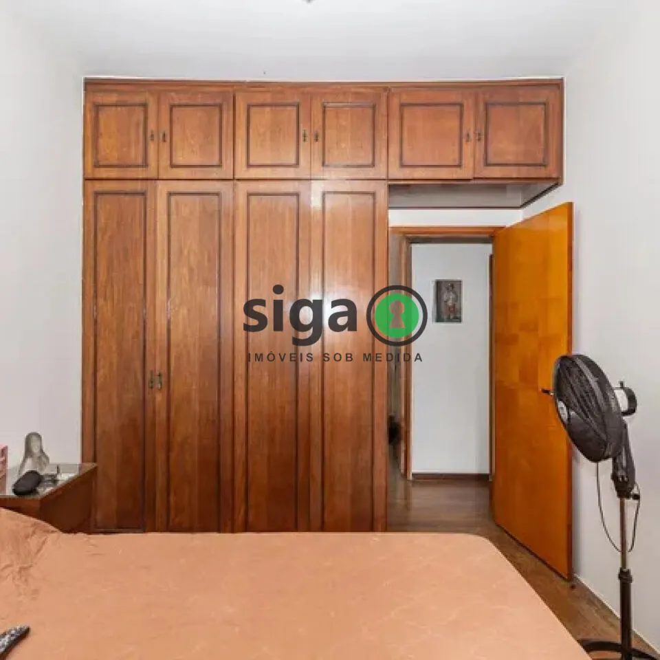 Imagem Casa na Vila Mariana com varanda e localização estratégica perto do metrô.