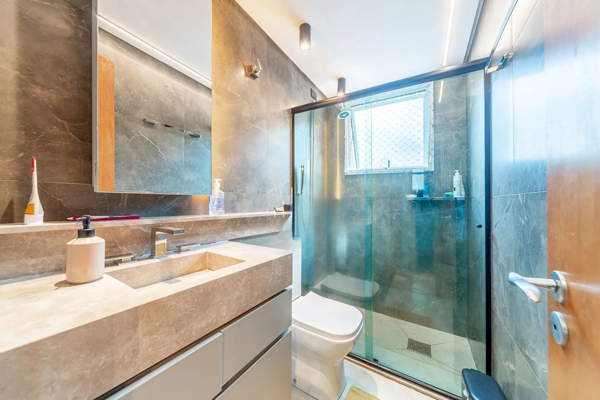 Imagem Apartamento Garden com 136m² e 3 dormitórios, 1 suíte, 2 vagas