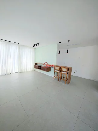 Imagem Belissíma Casa moderna 2 pavimentos com 3 Suite 2 vgas,.