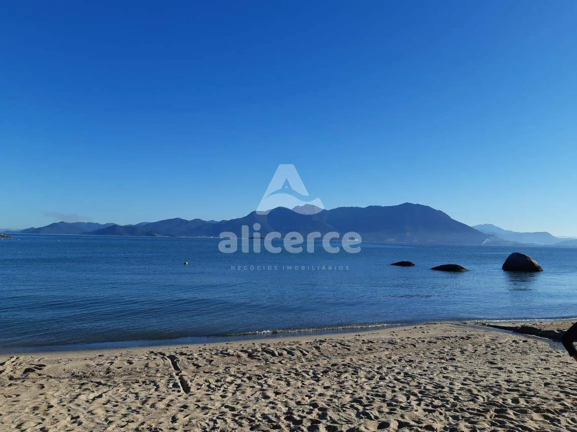 Imagem Terreno com Casa à venda l 2.085,85m² l Tapera da Base - Florianópolis/SC