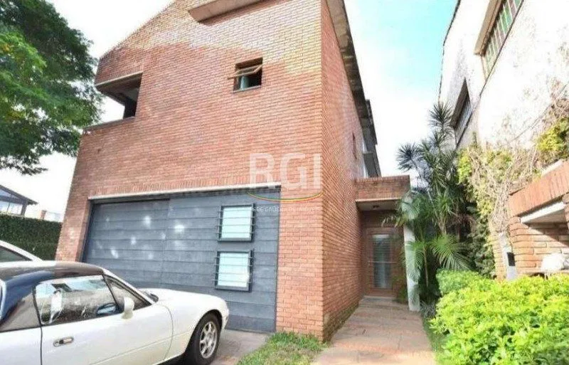 Imagem Casa para Venda - 276m², 3 dormitórios, sendo 1 suites, 5 vagas - Medianeira