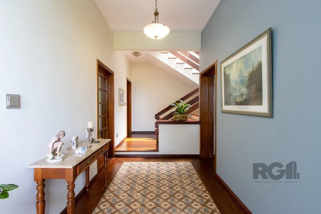 Imagem Sobrado com vista para Rio, 3 quartos, 2 suites, pátio, piscina, vaga para 4 carros - Bairro Vila Assunção