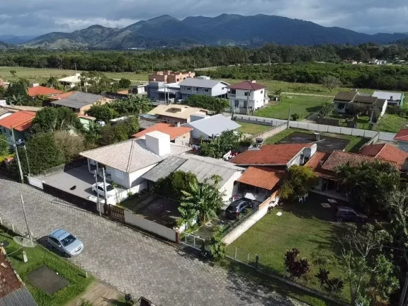 Imagem Venda de Duas Casas no Campo Duna: 5 Quartos, 1 Suíte, 2 Salas e 176m² em Garopaba-SC! Próximo ao Supermercado Silveira e IFISC.