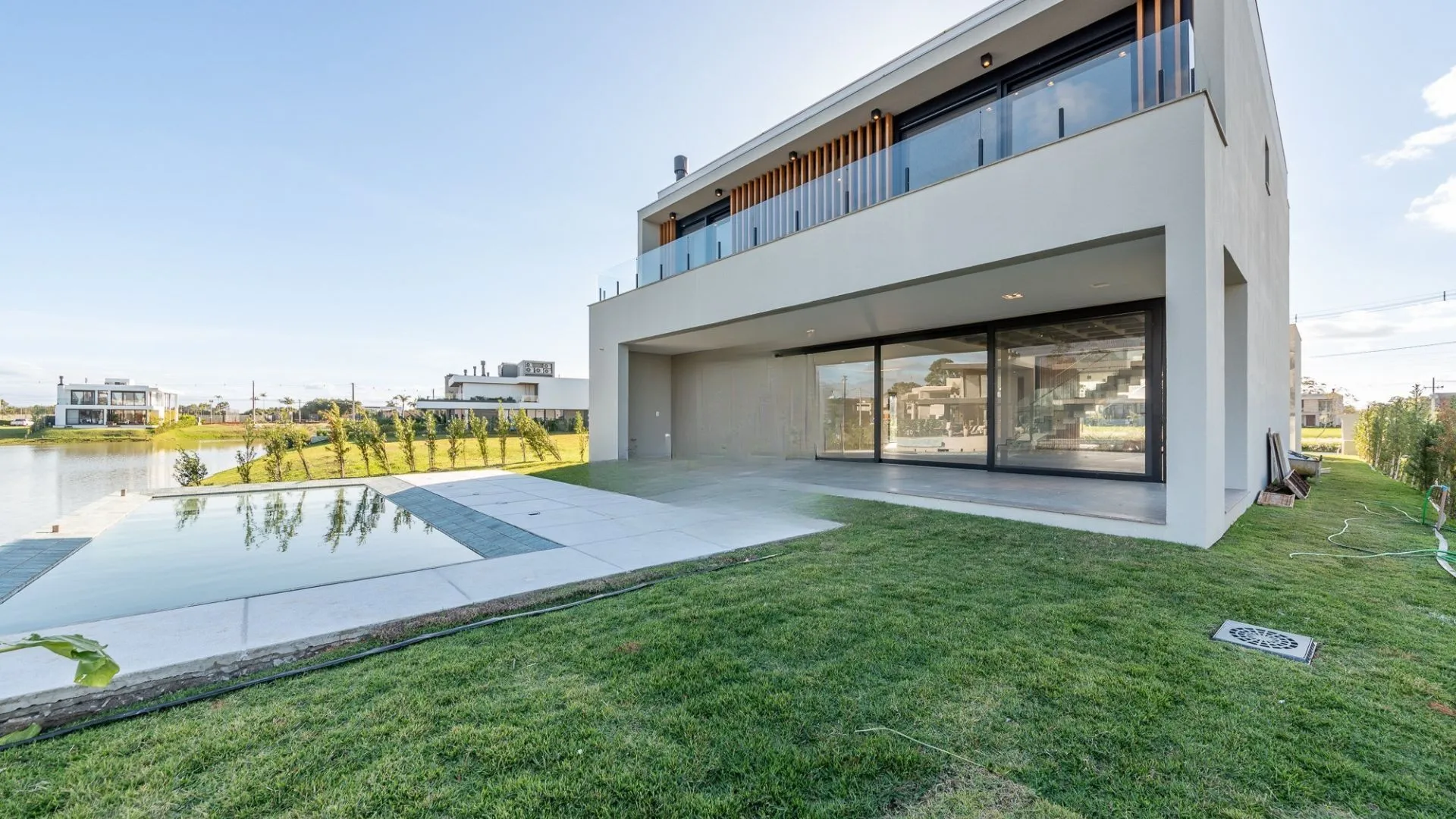 Imagem Linda casa para comprar com 4 suites em condomínio TOP