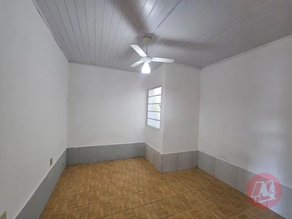 Imagem Casa com 2 dormitórios para alugar, 58 m² por R$ 1.615,00/mês - Medianeira - Porto Alegre/RS