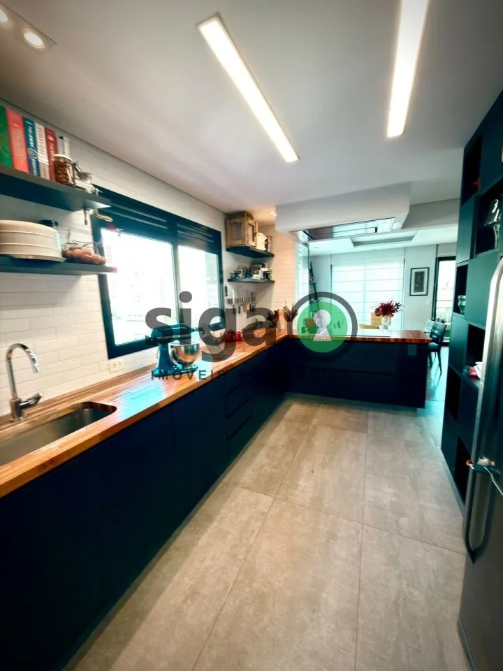 Imagem Apartamento Reformado de 171m² com 3 Suítes e Adega Climatizada.