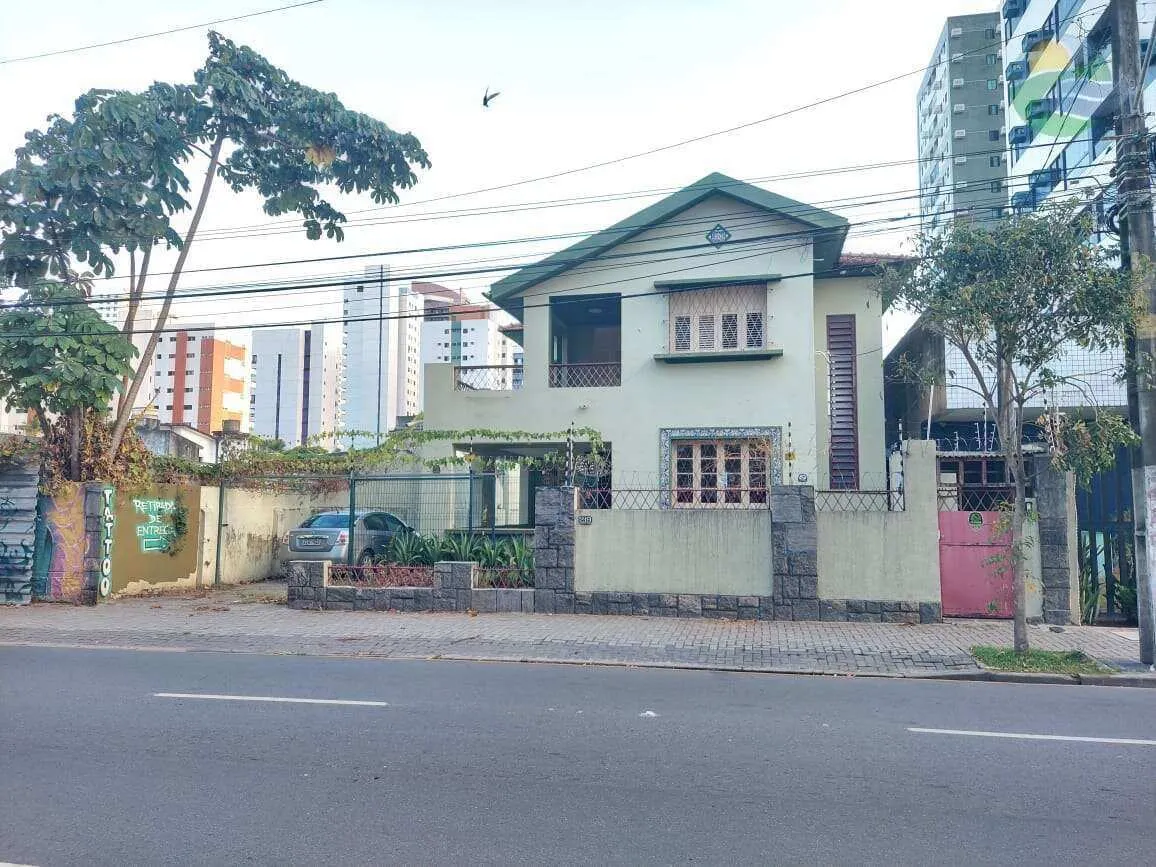 Foto do imóvel Casa duplex com 327m2 de área útil,LOCAÇÃO, Rua Conde de Irajá, Torre, Recife. em Rua Conde de Irajá