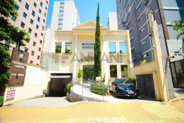 Imagem Excelente oportunidade: Casa Comercial à venda em São Paulo-SP, Jardim Paulista! 12 salas, 6 banheiros, 12 vagas, 700m².