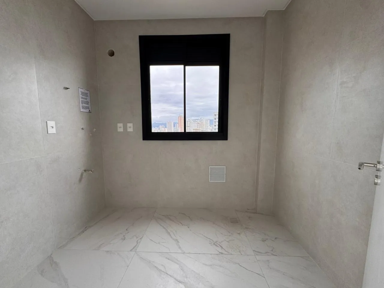 Imagem Apartamento com vista para o mar à venda com 155.85m2 por R$ 3.900.000,00