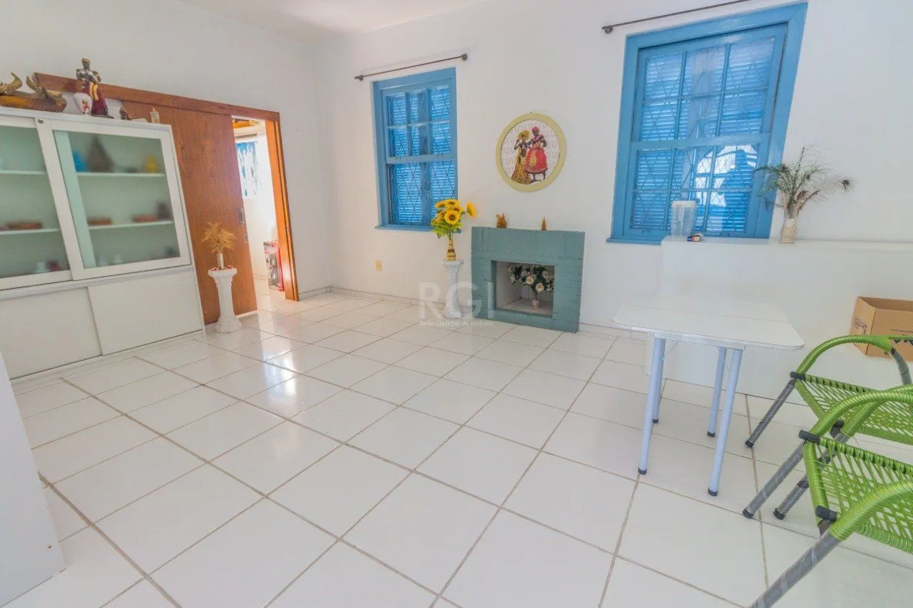 Imagem Casa para Venda - 165m², 3 dormitórios, 4 vagas - Santa Tereza