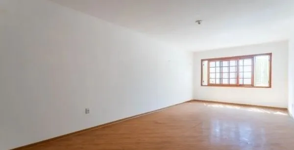 Imagem Apartamento no Petrópolis de 3 dormitórios e 2 vagas DESOCUPADO