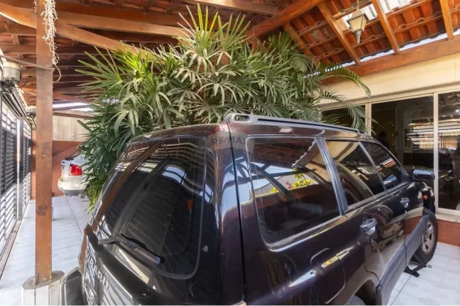 Imagem Casa Térrea a Venda 200m² 3 Dormitórios 4 Vagas Edícula maravilhosa