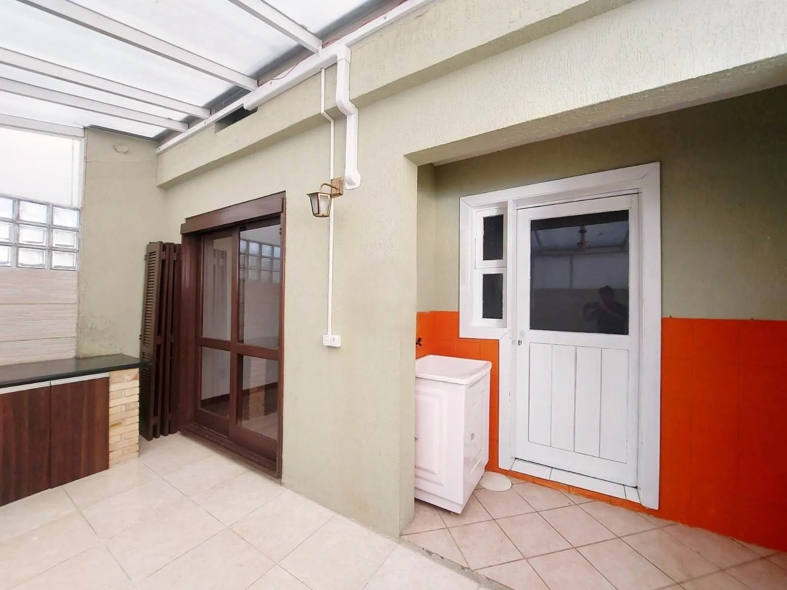 Imagem Casa em condomínio, 2 quartos, 1 vaga, bairro, 104m² Camaquã Porto Alegre