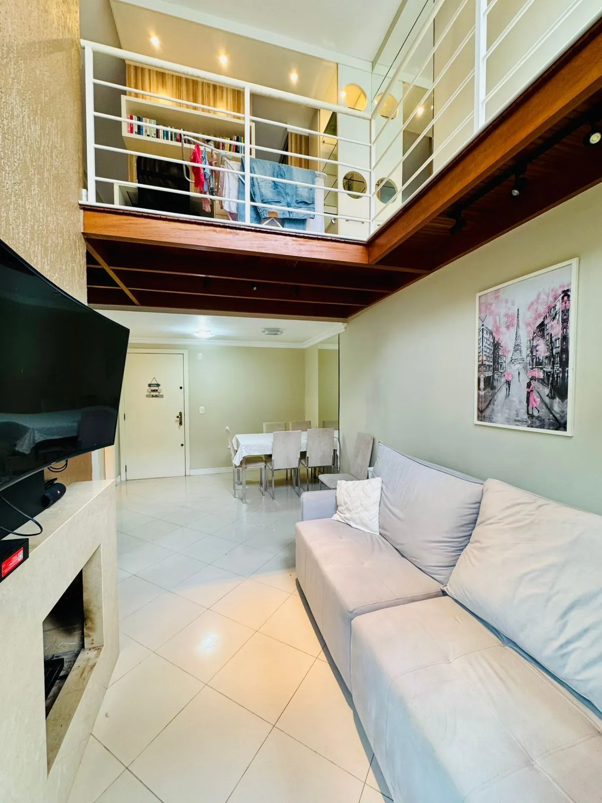 Imagem Duplex na Bela Vista, 2 dormitórios com espaço para home office, lareira e 2 vagas