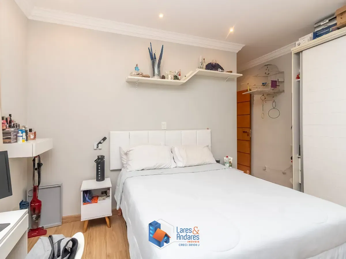 Imagem Sobrado para venda em Jaraguá com 3 quartos, sendo 3 suítes, 335m²