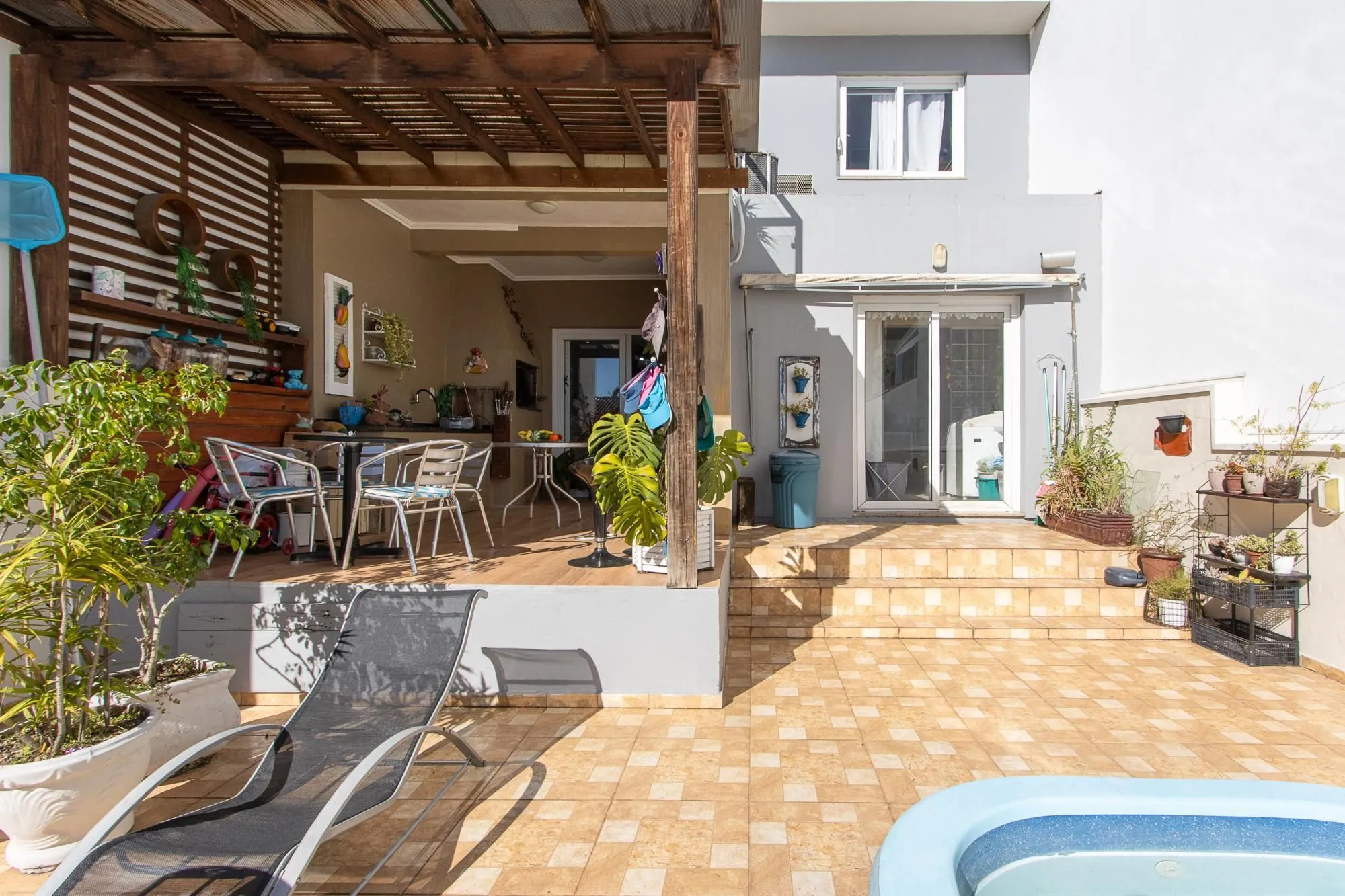 Imagem Casa com 3 dormitórios, suíte com closet e piscina no Condomínio Cinque Terre