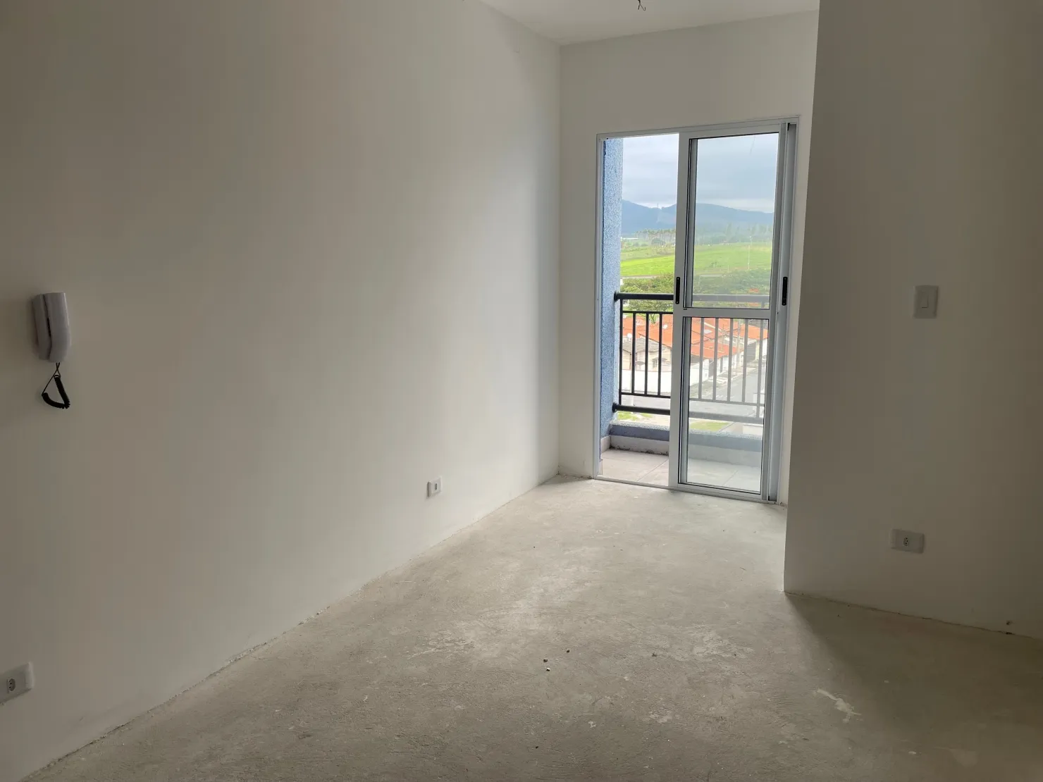 Imagem Apartamento à venda dois dormitórios com sacada e vista para a Serra, Feital, Pindamonhangaba, SP
