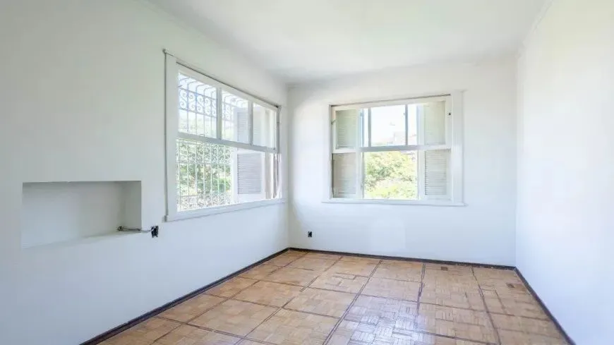 Imagem Casa Ampla com Pátio e Excelente Localização no Petrópolis