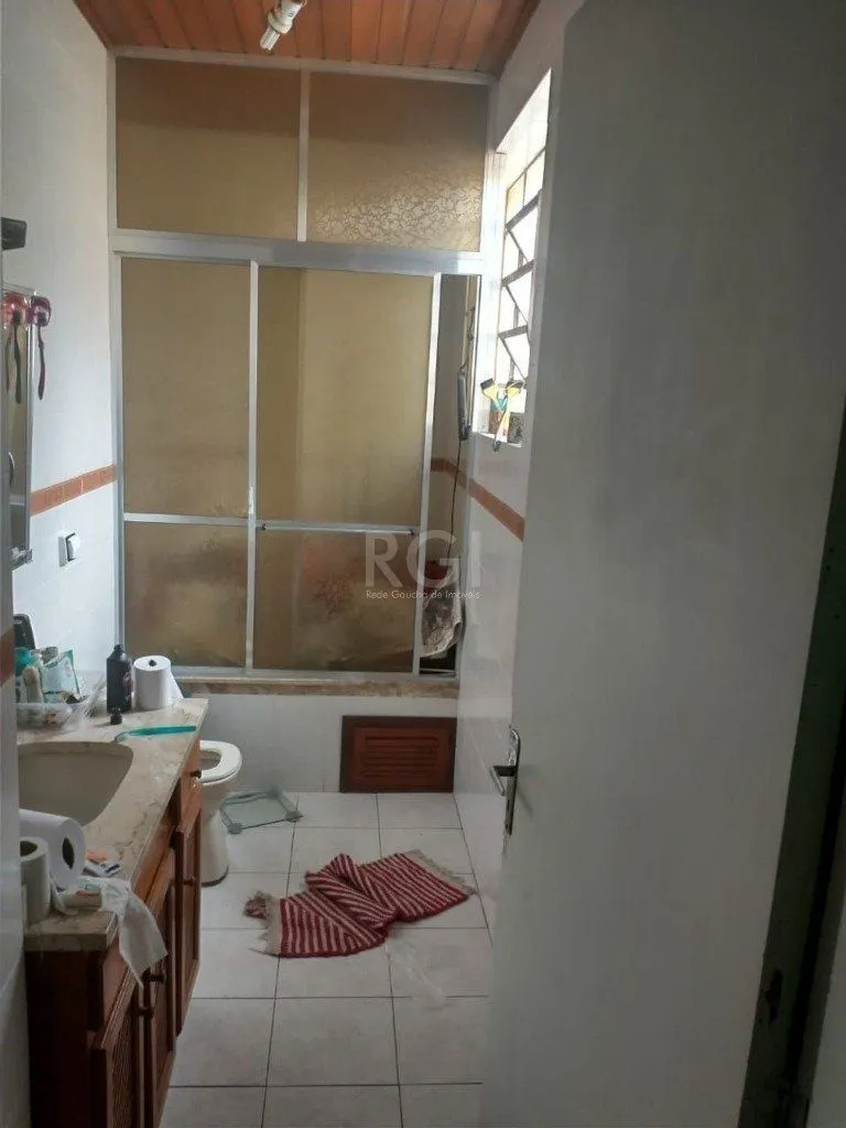 Imagem Casa para Venda - 220m², 3 dormitórios, 4 vagas - Teresópolis