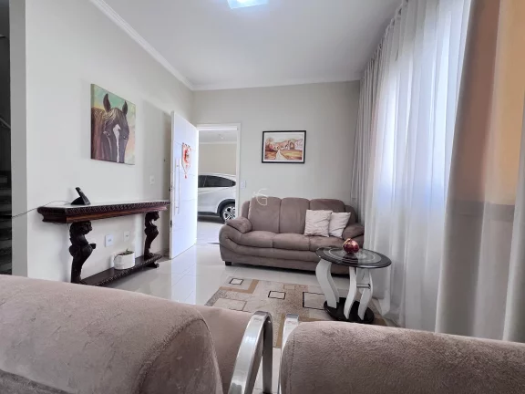 Imagem Belo Sobrado em Condomínio fechado no Glória!
