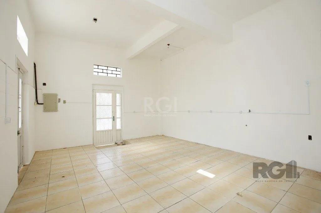 Imagem Prédio 3 andares. Composto de salas e apartamentos